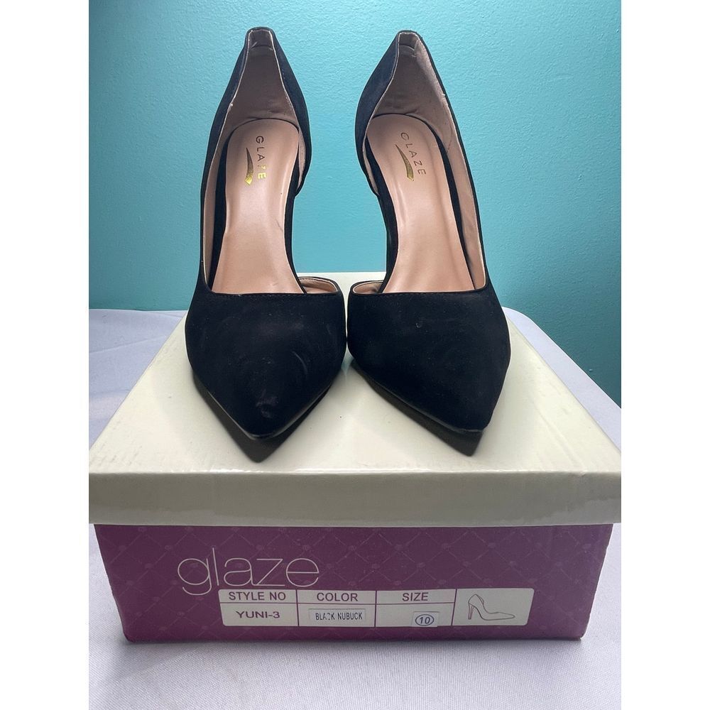 China Glaze size 10 Chic Suede Pointed Toe Pumps